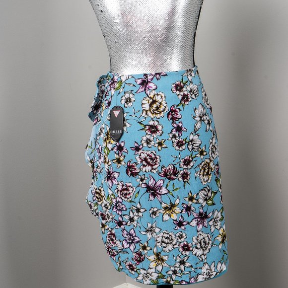 NWT 🌟 Host Pick🌟Guess ruched zip skirt - size 6 - Picture 5 of 6